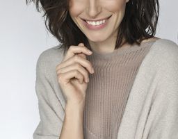 CAROLIN W.