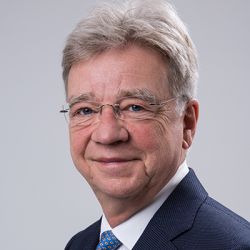 WOLFGANG E.