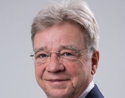 WOLFGANG E.