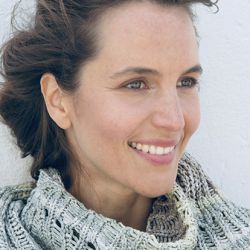 JULIA KU.