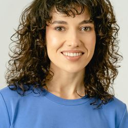 MIA R.