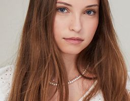 LEONIE ME.