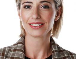NADINE ZIE.