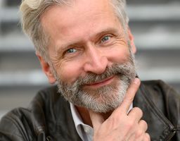 KARL-HEINZ E.