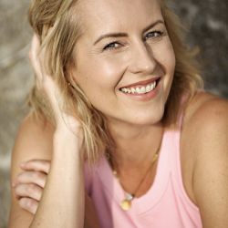 LEONIE PS.