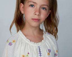 ANNA MAR.