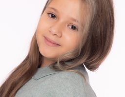 OLIWIA T.