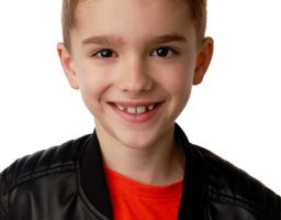 MAX G.