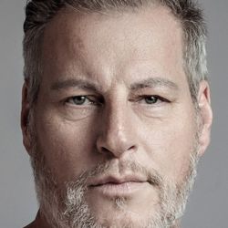 CHRISTIAN KE.