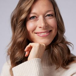 MIRA E.