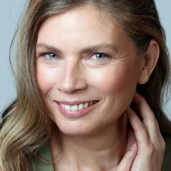 SUSANNE R.