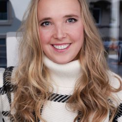 ANNA N.